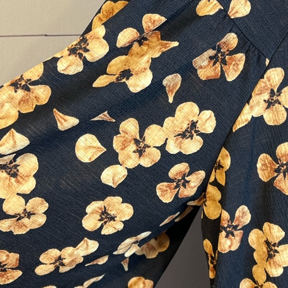 AVA & VIV BLACK FLORAL BLOUSE SZ 3X NWT - Picture 4 of 7